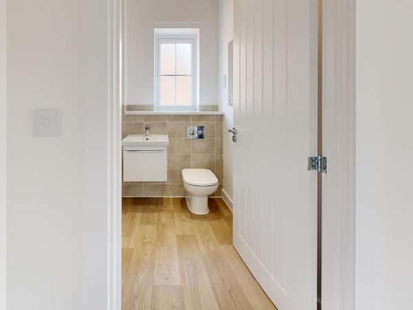 2 bedroom house at The Pioneers - Image 4