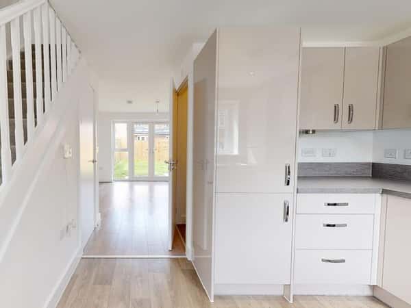 2 bedroom house at The Pioneers - Image 10