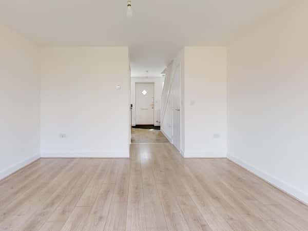 2 bedroom house at The Pioneers - Image 12