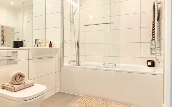 2 bedroom apartment at Apo Kew Bridge - Image 1