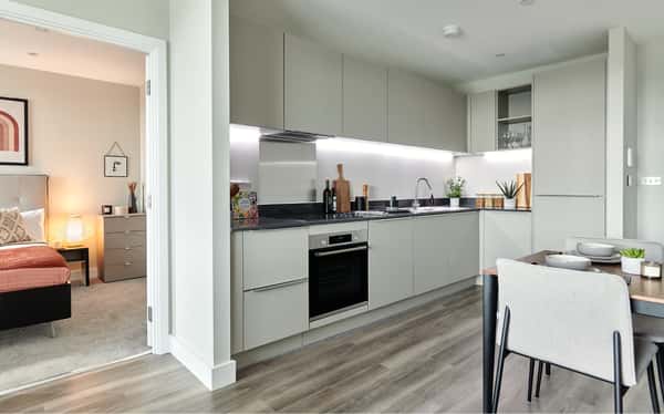 2 bedroom apartment at Apo Kew Bridge - Image 3