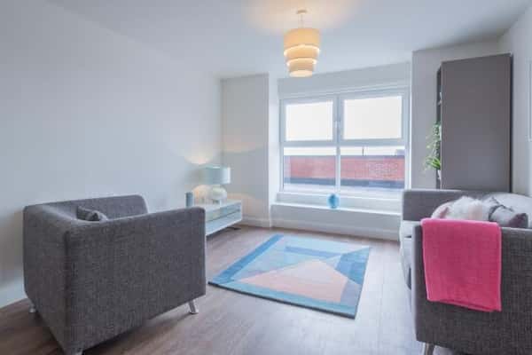 Studio apartment at Clarendon Quarter - Image 8