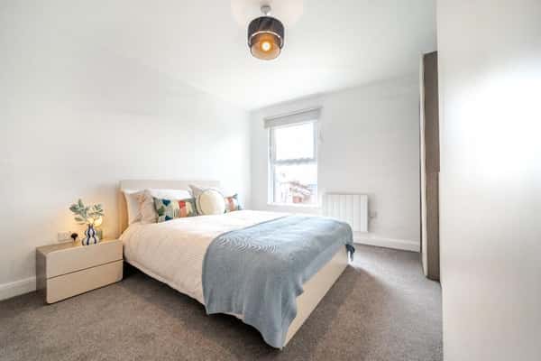 Studio apartment at Clarendon Quarter - Image 11