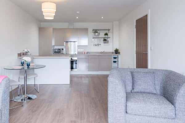 Studio apartment at Clarendon Quarter - Image 20