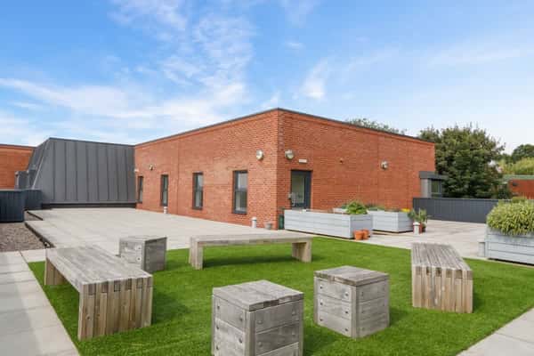 Studio apartment at Clarendon Quarter - Image 23