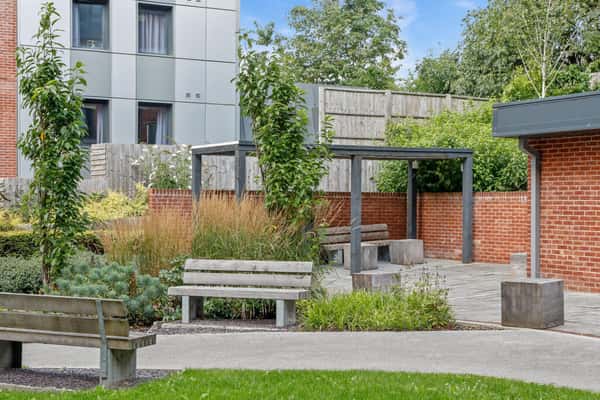 Studio apartment at Clarendon Quarter - Image 9