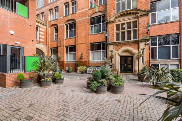 Studio apartment at Queen Street Quarter - Image 17