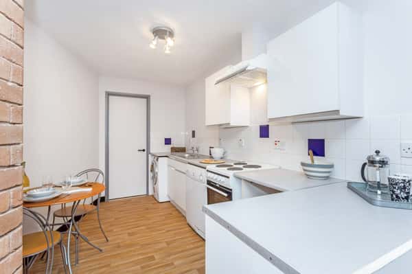 Studio apartment at Queen Street Quarter - Image 18