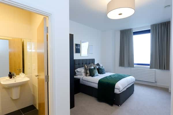 3 bedroom apartment at The Keel - Image 8