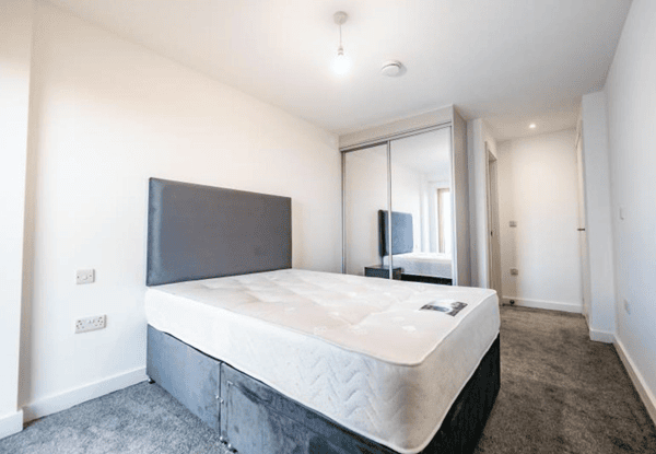 1 bedroom apartment at The Quarters - Image 7