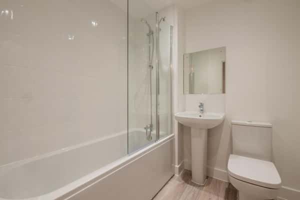 4 bedroom house at Pleasley View - Image 1