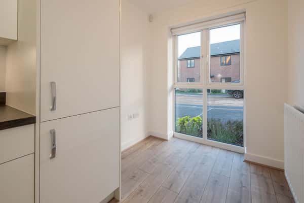 4 bedroom house at Pleasley View - Image 4