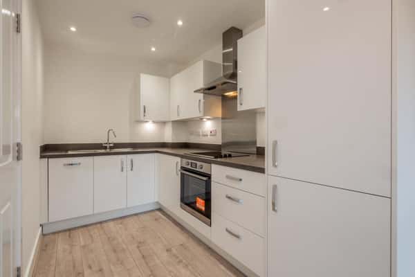 4 bedroom house at Pleasley View - Image 6