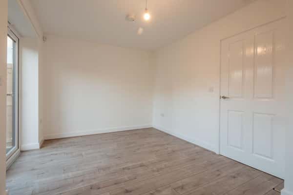 4 bedroom house at Pleasley View - Image 14