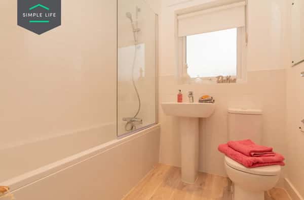 3 bedroom house at Bracken Grange - Image 5