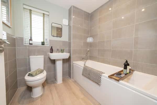 3 bedroom house at Tithe Barn - Image 9