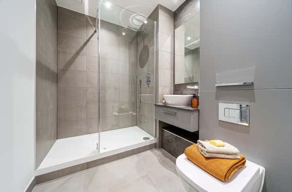 2 bedroom apartment at Anchor's Point - Image 5