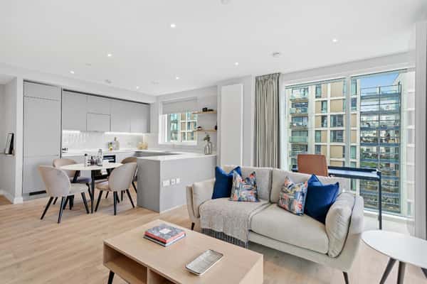 2 bedroom apartment at East Village - Image 7