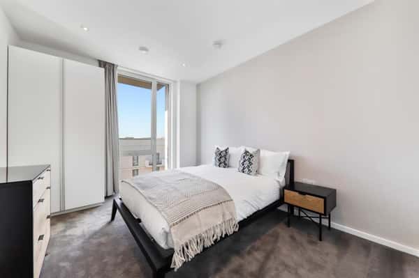 2 bedroom apartment at East Village - Image 14
