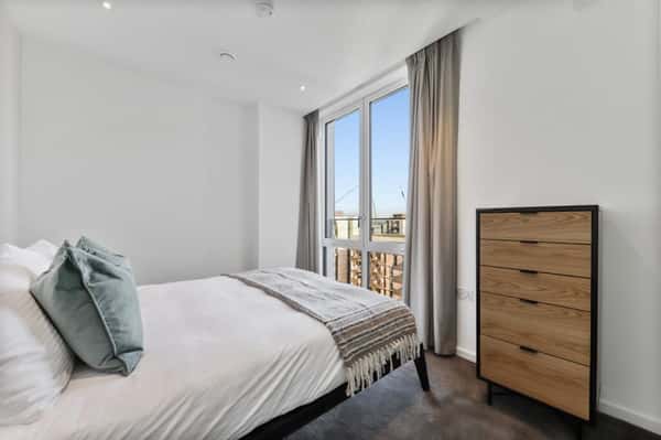 2 bedroom apartment at East Village - Image 26