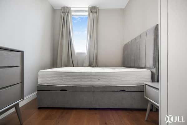 2 bedroom apartment at Sugar House Island - Image 18