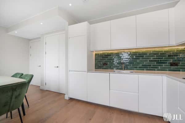 2 bedroom apartment at Sugar House Island - Image 21