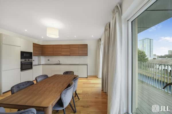 3 bedroom apartment at Sugar House Island - Image 9