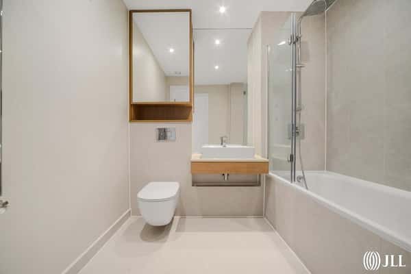 3 bedroom apartment at Sugar House Island - Image 20