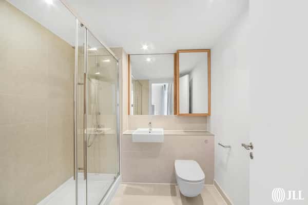 3 bedroom apartment at Sugar House Island - Image 13