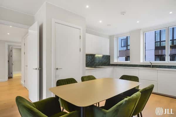 2 bedroom apartment at Sugar House Island - Image 15