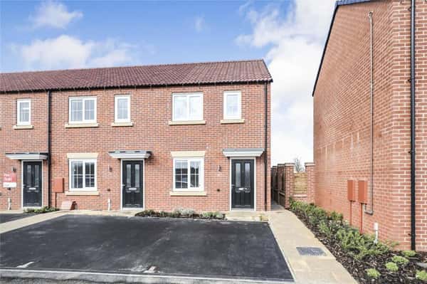 2 bedroom house at Norwood Quarter - Image 8