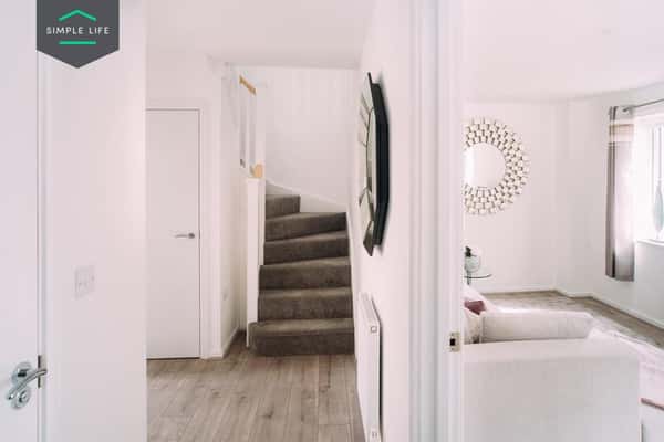 3 bedroom house at Isleport Grove - Image 3