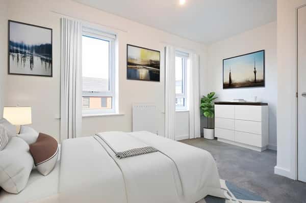 2 bedroom house at Albion Place - Image 10