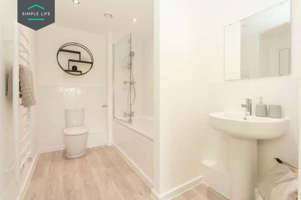 2 bedroom apartment at Empyrean - Image 7