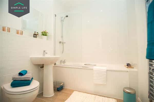 2 bedroom apartment at Park Grange House - Image 6
