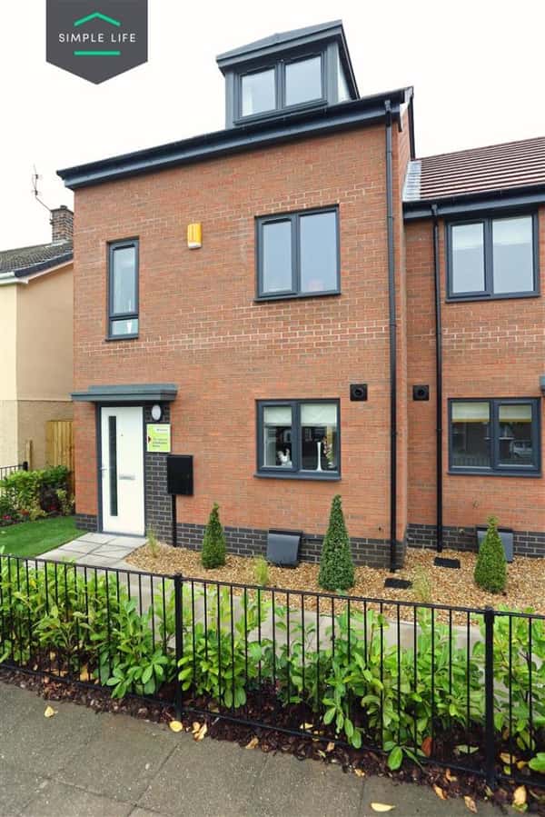 3 bedroom house at Prince's Gardens - Image 3