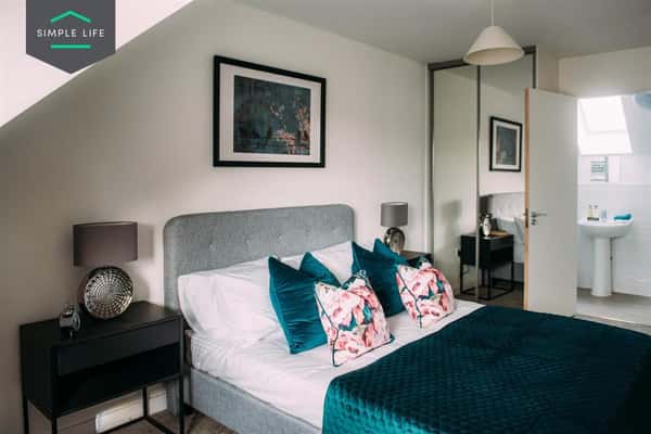 3 bedroom house at Prince's Gardens - Image 4