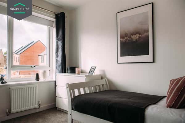3 bedroom house at Prince's Gardens - Image 11