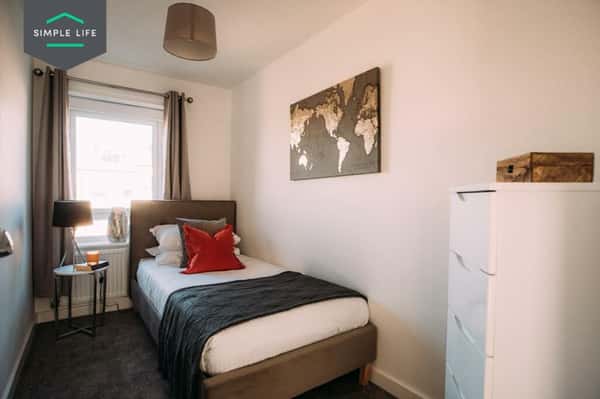 4 bedroom house at Prince's Gardens - Image 7