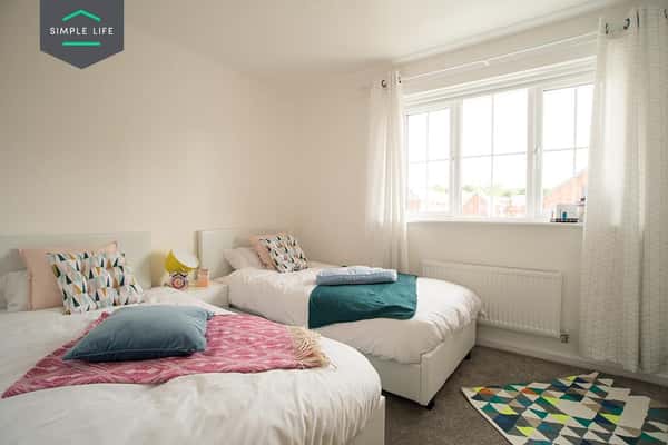 2 bedroom house at James Mill Way - Image 10