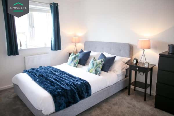 3 bedroom house at Hollystone Bank - Image 1