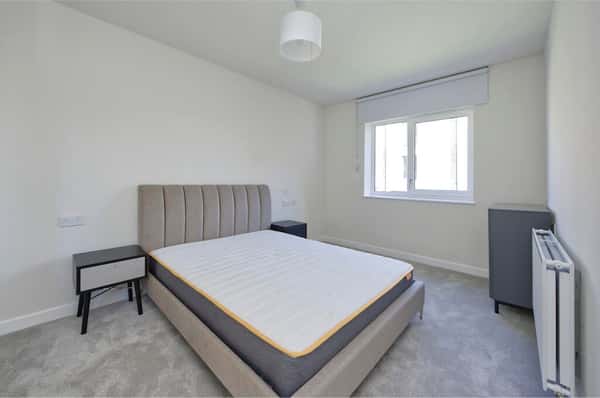 2 bedroom apartment at Springfield Parkside - Image 9
