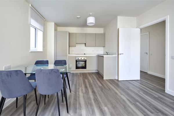 2 bedroom apartment at Springfield Parkside - Image 12