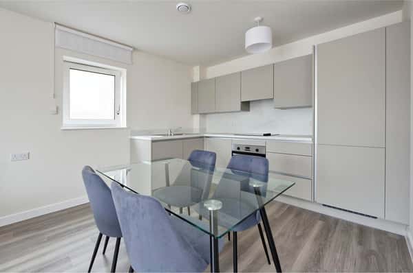 2 bedroom apartment at Springfield Parkside - Image 9