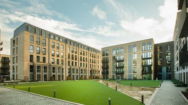 2 bedroom apartment at Cortland Cassiobury - Image 25