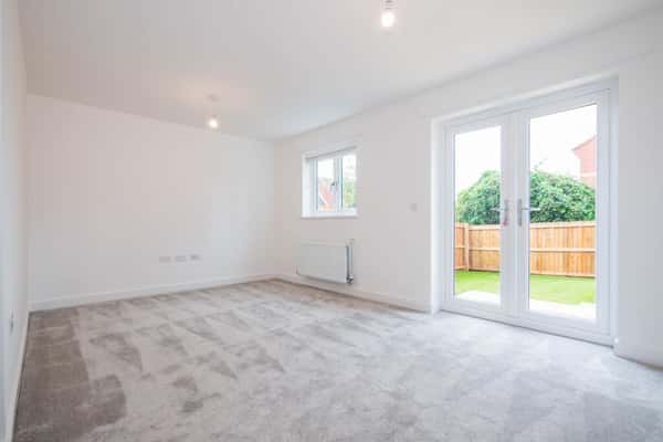 3 bedroom house at Stanton Cross - Image 5