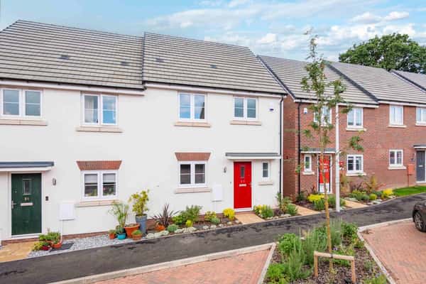 3 bedroom house at Stanton Cross - Image 10