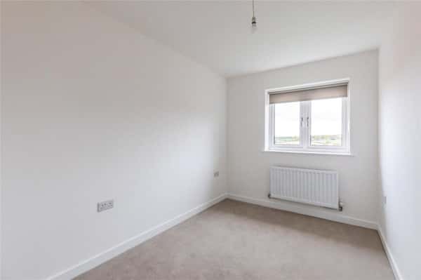 3 bedroom house at Stanton Cross - Image 9