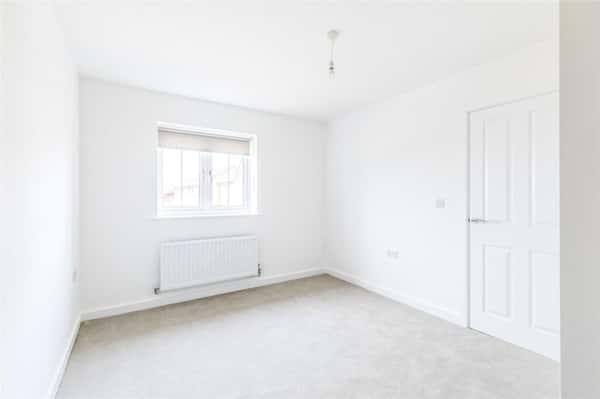 3 bedroom house at Stanton Cross - Image 3