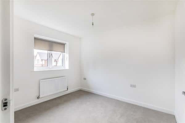 3 bedroom house at Stanton Cross - Image 6